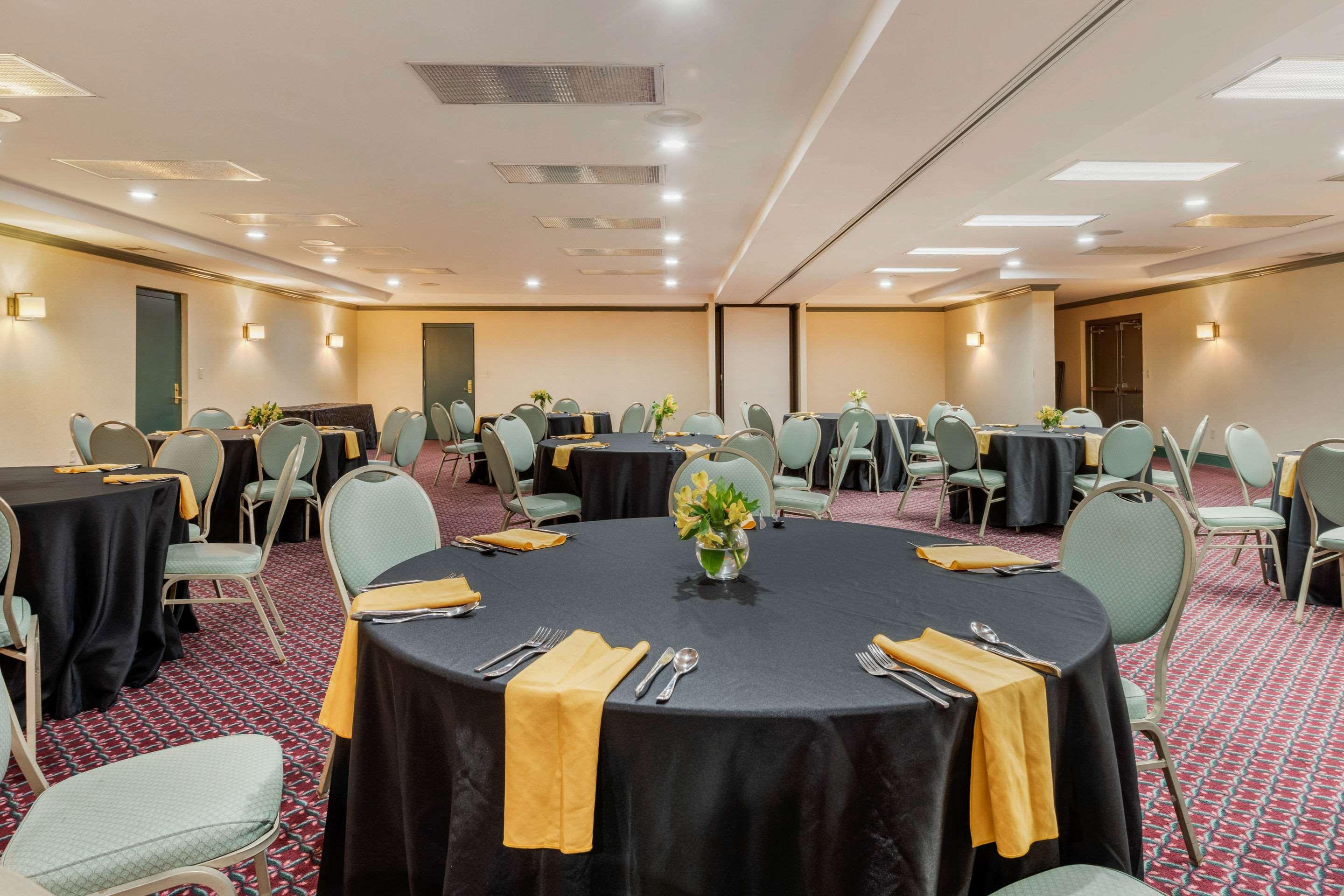 Clarion Hotel And Conference Center Harrisburg West New Cumberland Ngoại thất bức ảnh