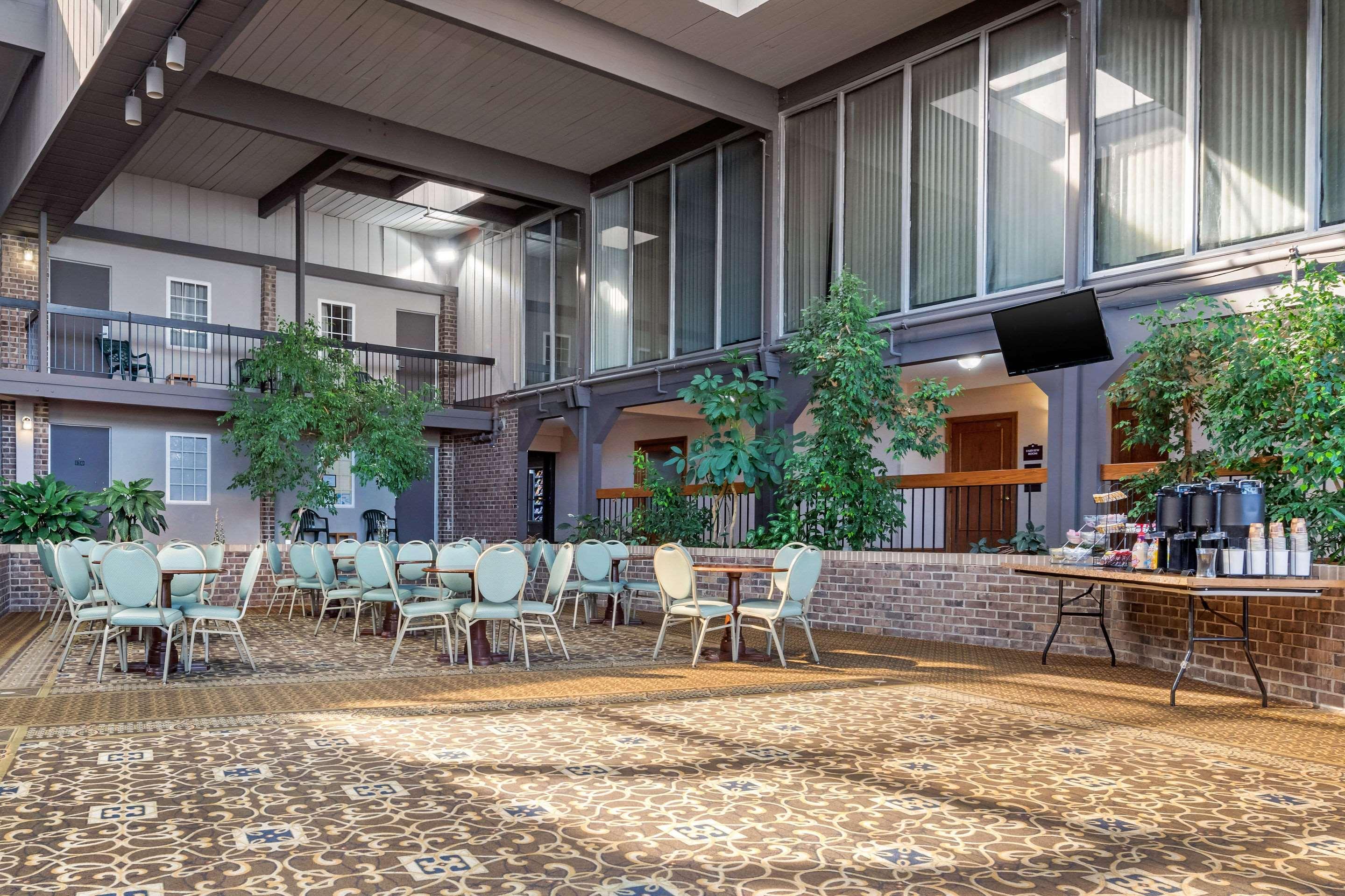 Clarion Hotel And Conference Center Harrisburg West New Cumberland Ngoại thất bức ảnh