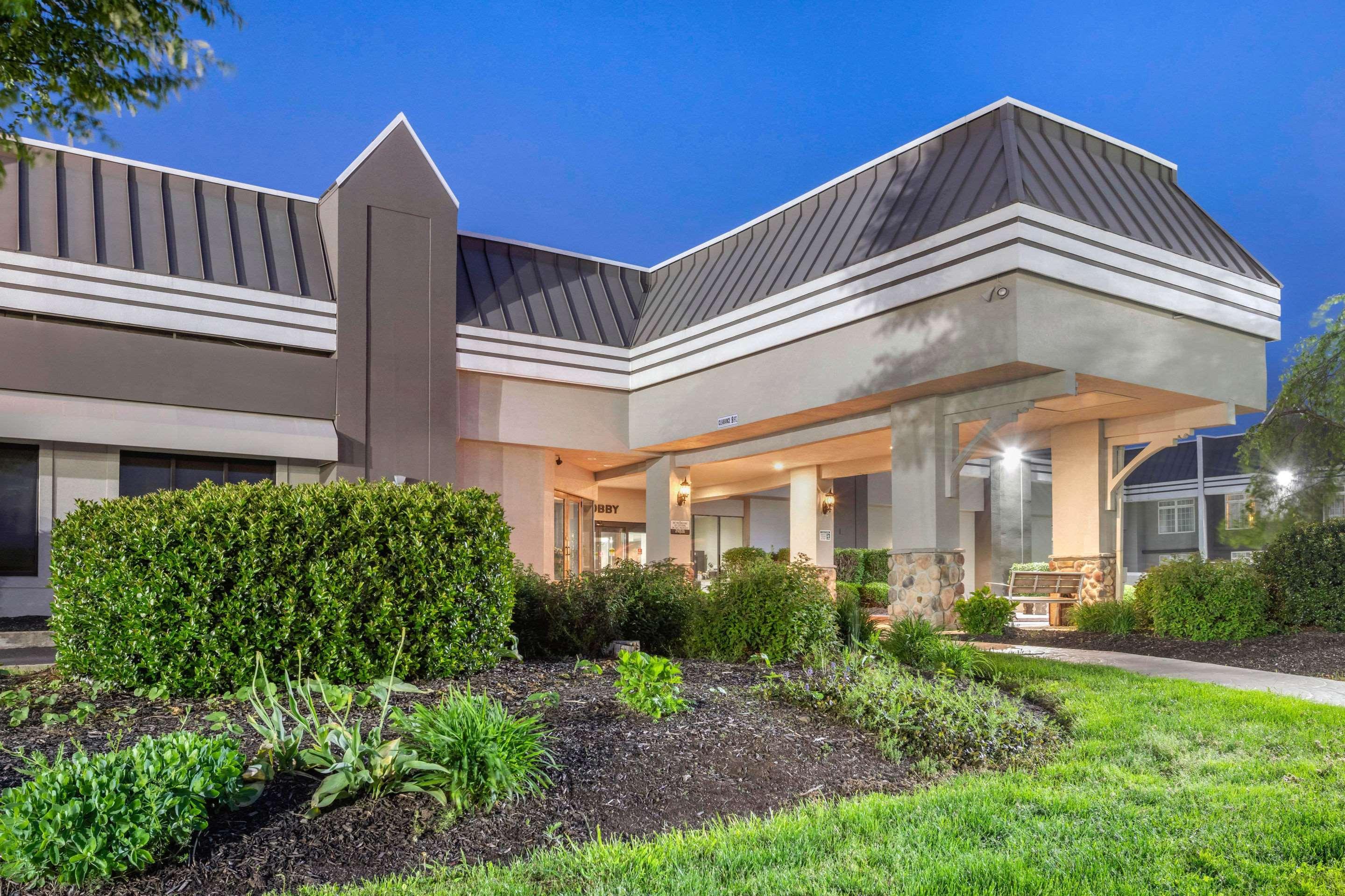 Clarion Hotel And Conference Center Harrisburg West New Cumberland Ngoại thất bức ảnh